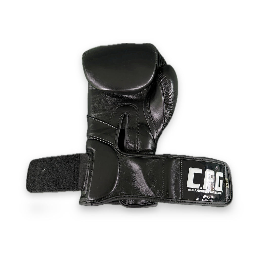 CFG Muay Thai bokshandschoenen, kleur Zwart, sluiting open