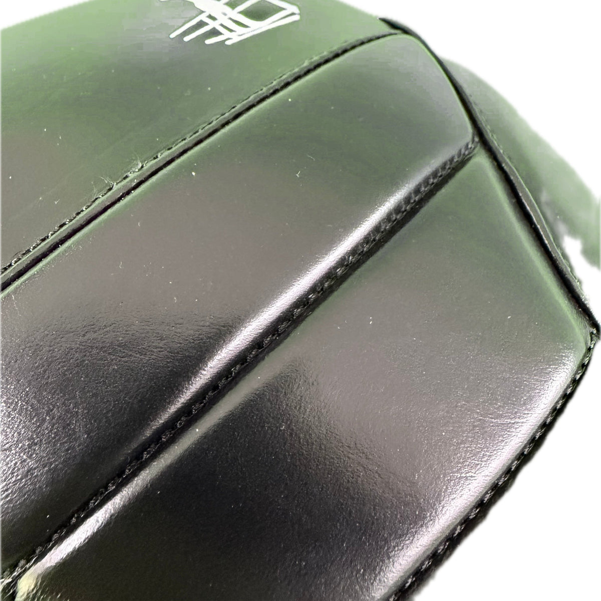 CFG Muay Thai bokshandschoenen, kleur Zwart, detail bovenkant